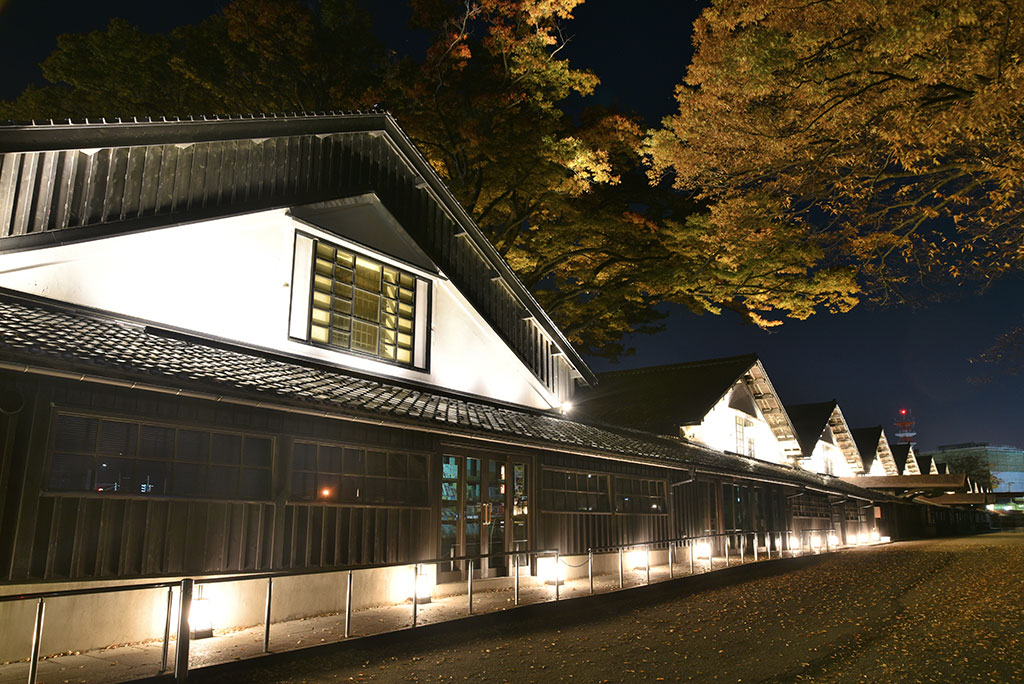 山居倉庫紅葉ライトアップ